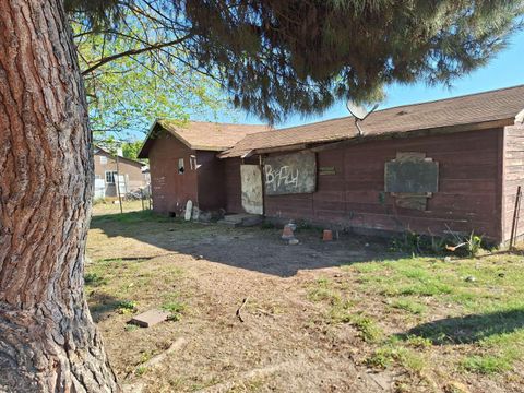 Photo of 1500 E Springville Avenue, Porterville, CA 93257 (MLS # 240685)