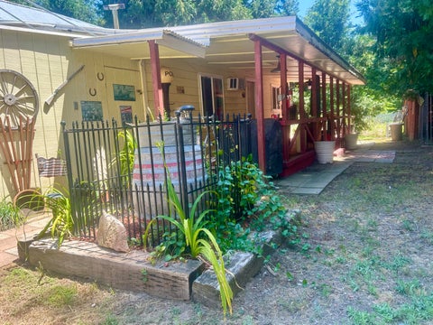Photo of 44079 Pine Flat Drive, California Hot Springs, CA 93207 (MLS # 242319)