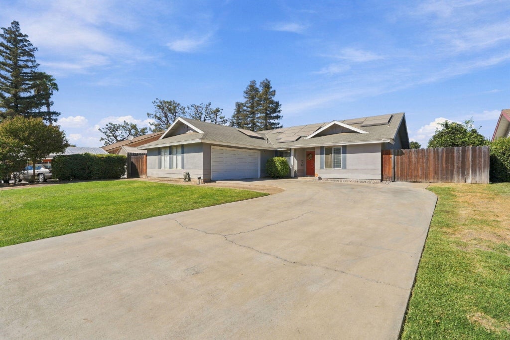 Photo of 1920 E Mary Avenue, Visalia, CA 93292 (MLS # 244541)