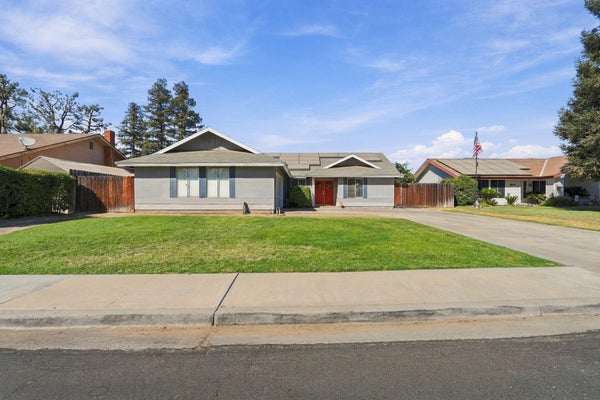 1920 E MARY AVE, VISALIA, CA 93292 - Image a9f717d5db69292ffa2d6911449b2d2e/3760412763