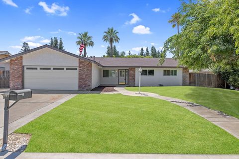Photo of 3345 W Mill Creek Drive, Visalia, CA 93291 (MLS # 242440)