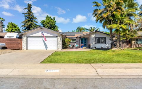 Photo of 3444 W Coppola Avenue, Visalia, CA 93277 (MLS # 240852)