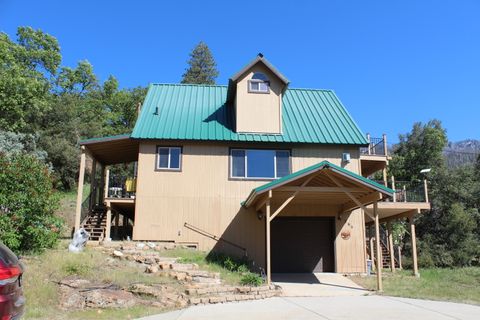 Photo of 266 Soda Springs Court, Springville, CA 93265 (MLS # 241538)