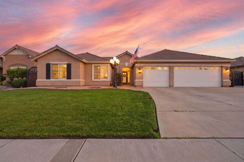 Photo of 1945 W Picadilly Lane, Hanford, CA 93230 (MLS # 241162)