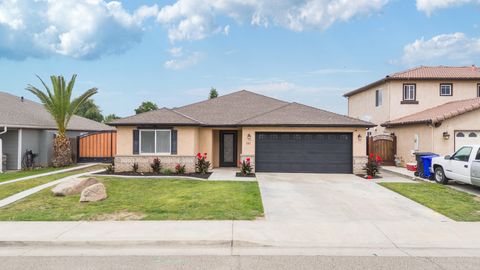 Photo of 751 S Indiana Street, Porterville, CA 93257 (MLS # 241525)