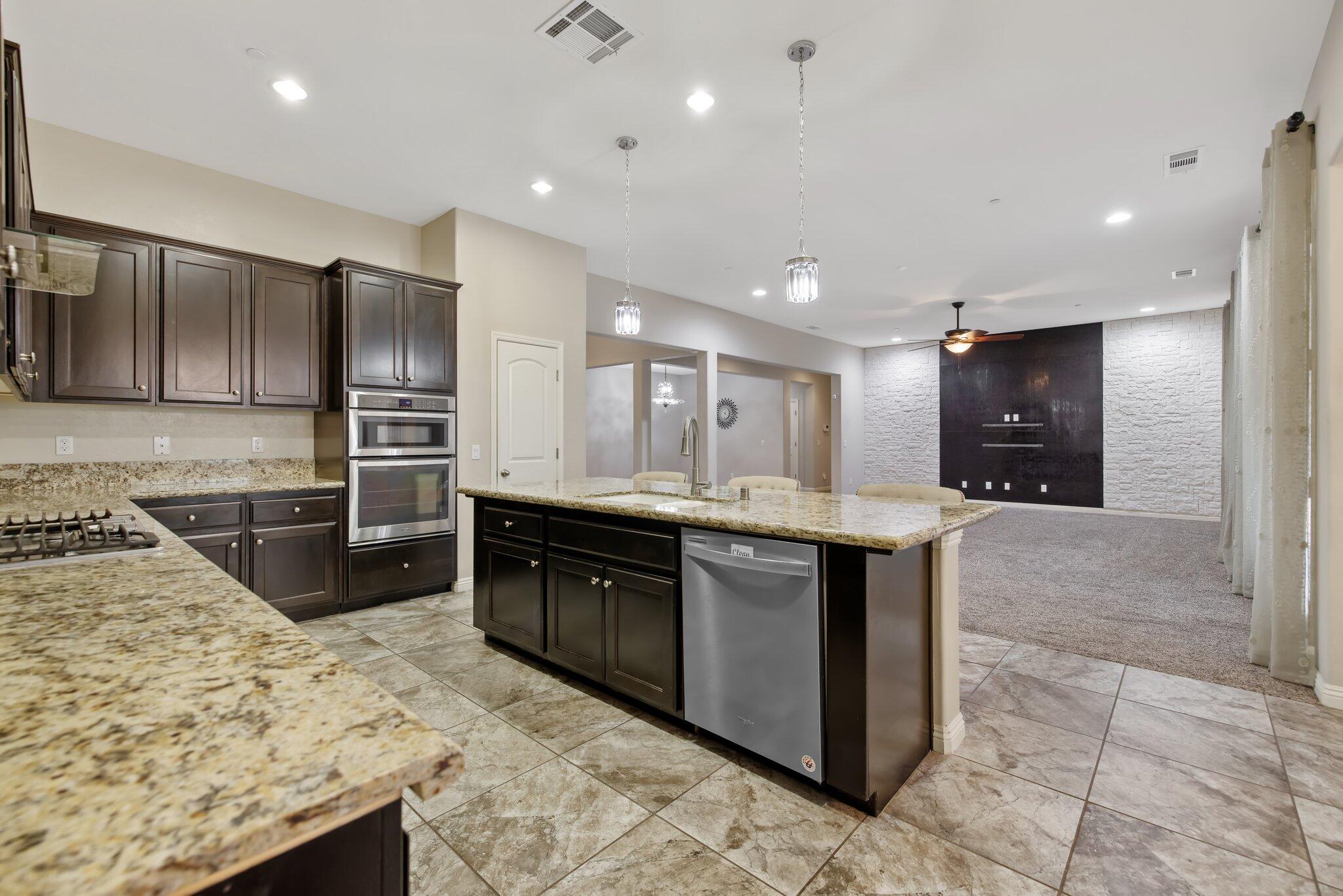 Visalia, California 93291, United States, 4 Bedrooms Bedrooms, ,3 BathroomsBathrooms,Residential,Active,890