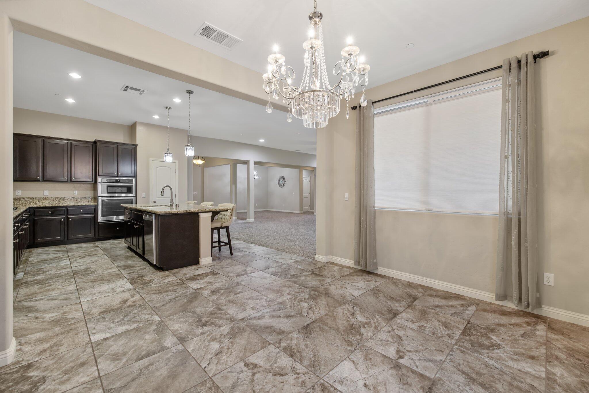 Visalia, California 93291, United States, 4 Bedrooms Bedrooms, ,3 BathroomsBathrooms,Residential,Active,890