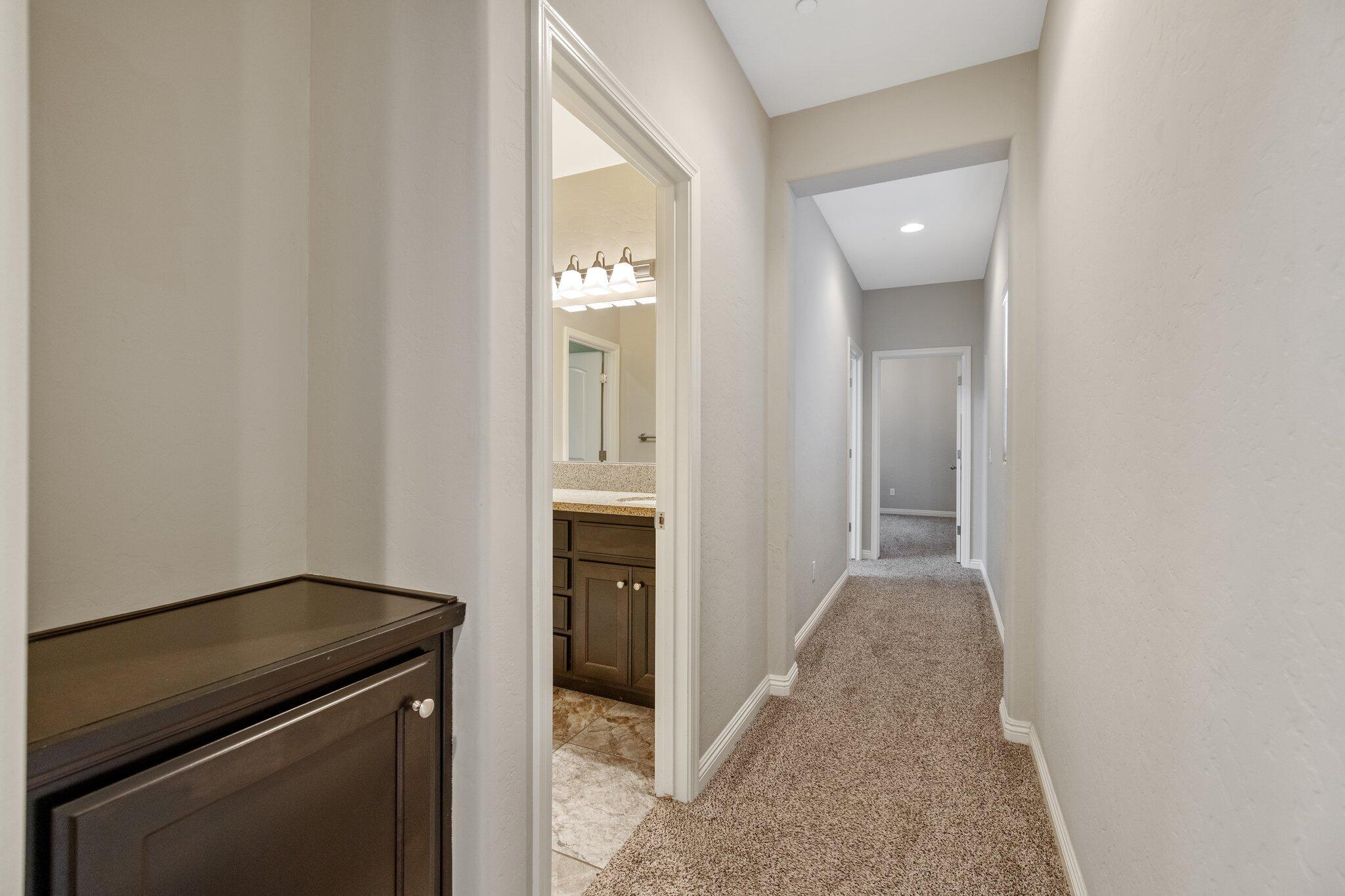 Visalia, California 93291, United States, 4 Bedrooms Bedrooms, ,3 BathroomsBathrooms,Residential,Active,890