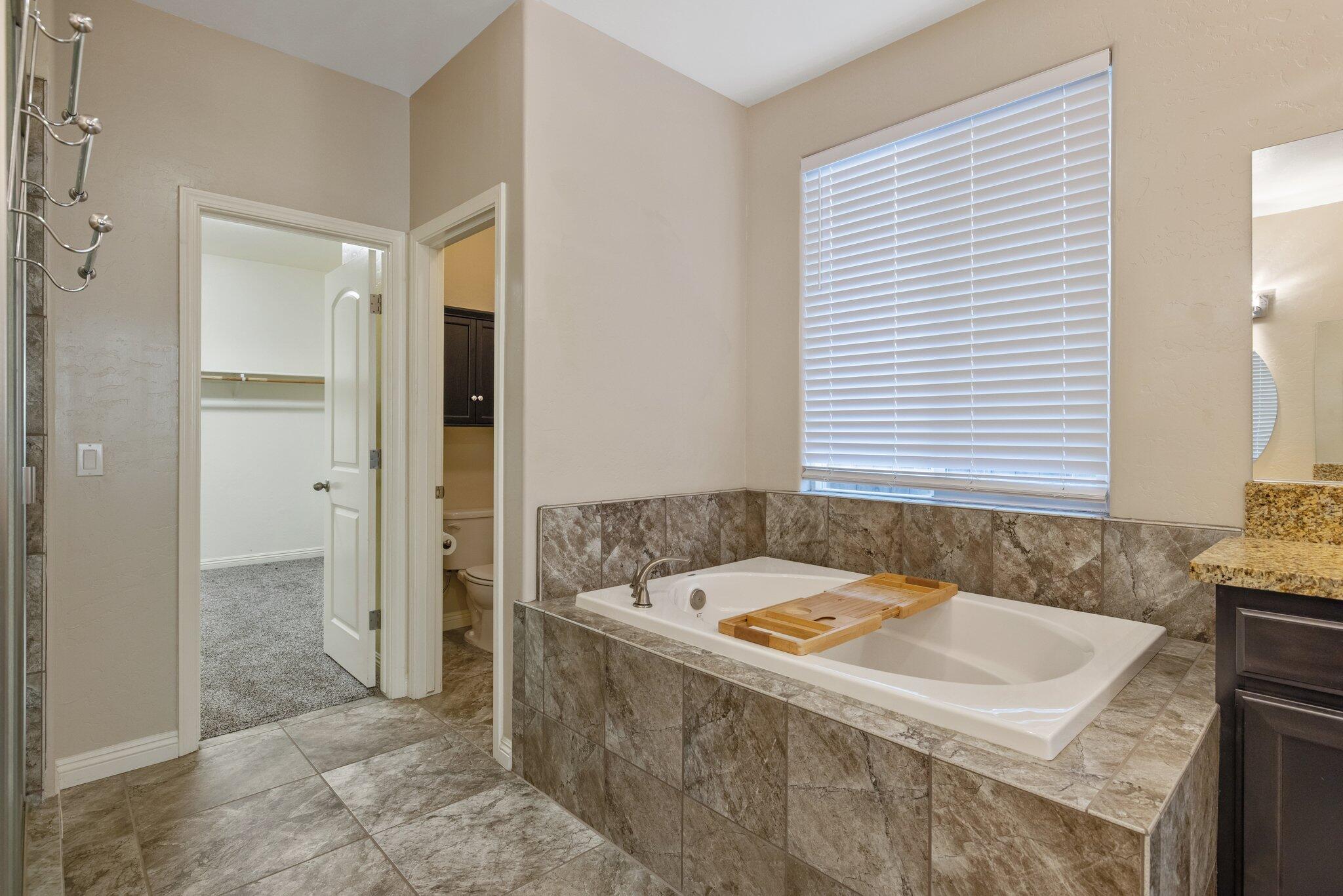 Visalia, California 93291, United States, 4 Bedrooms Bedrooms, ,3 BathroomsBathrooms,Residential,Active,890