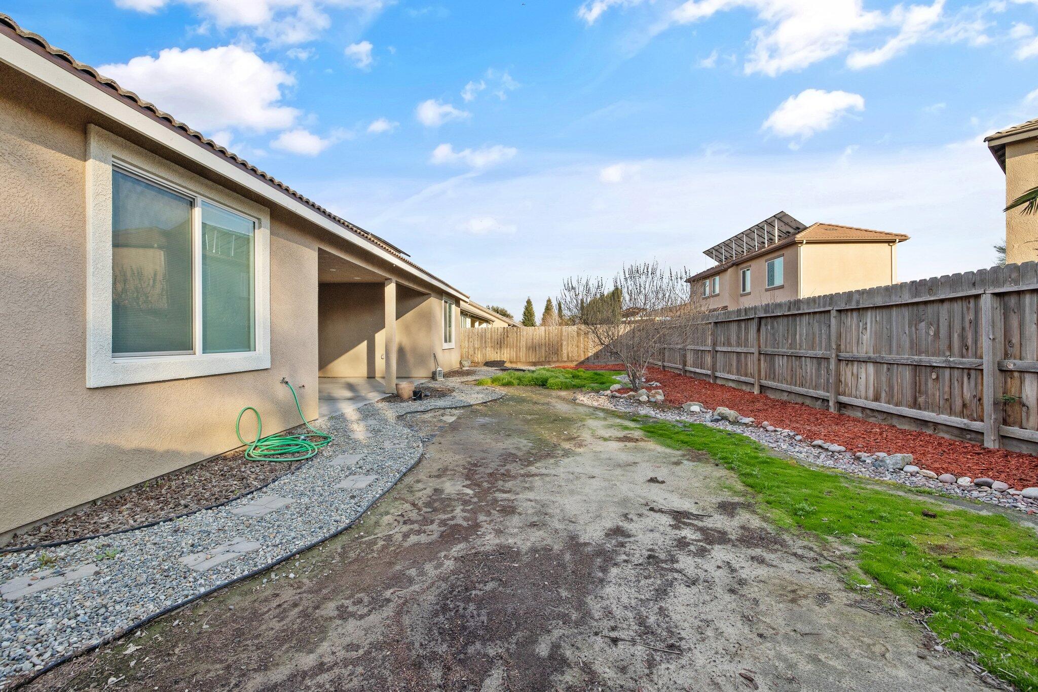 Visalia, California 93291, United States, 4 Bedrooms Bedrooms, ,3 BathroomsBathrooms,Residential,Active,890