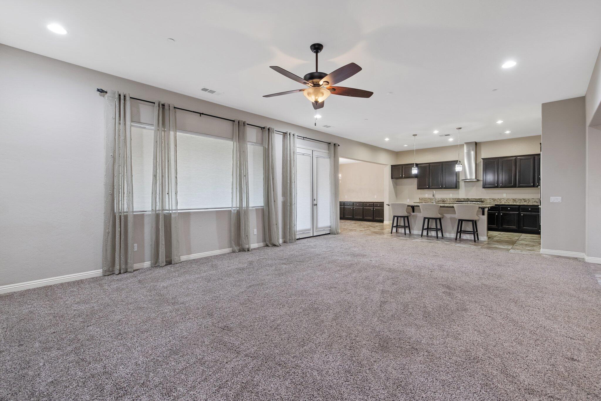 Visalia, California 93291, United States, 4 Bedrooms Bedrooms, ,3 BathroomsBathrooms,Residential,Active,890