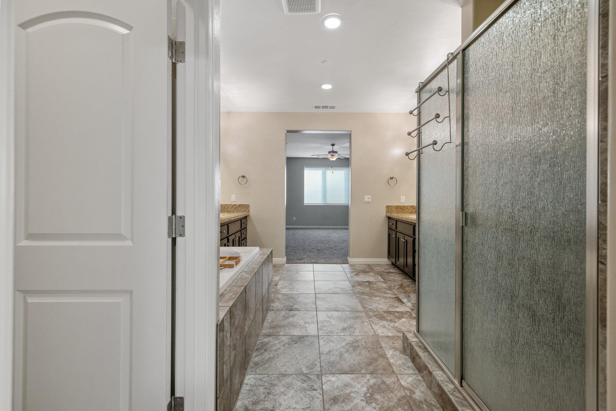 Visalia, California 93291, United States, 4 Bedrooms Bedrooms, ,3 BathroomsBathrooms,Residential,Active,890