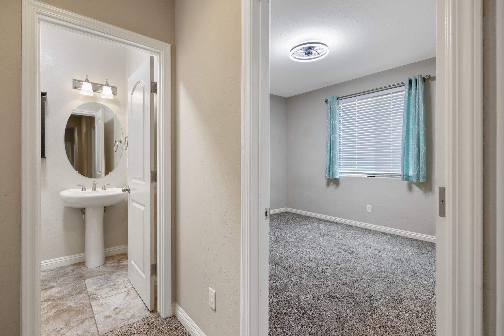 Visalia, California 93291, United States, 4 Bedrooms Bedrooms, ,3 BathroomsBathrooms,Residential,Active,890