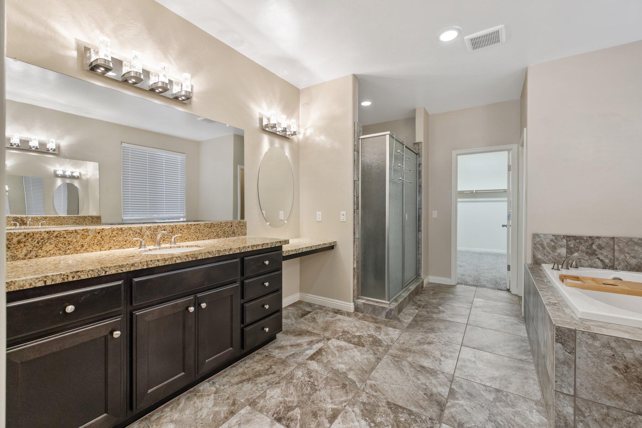 Visalia, California 93291, United States, 4 Bedrooms Bedrooms, ,3 BathroomsBathrooms,Residential,Active,890