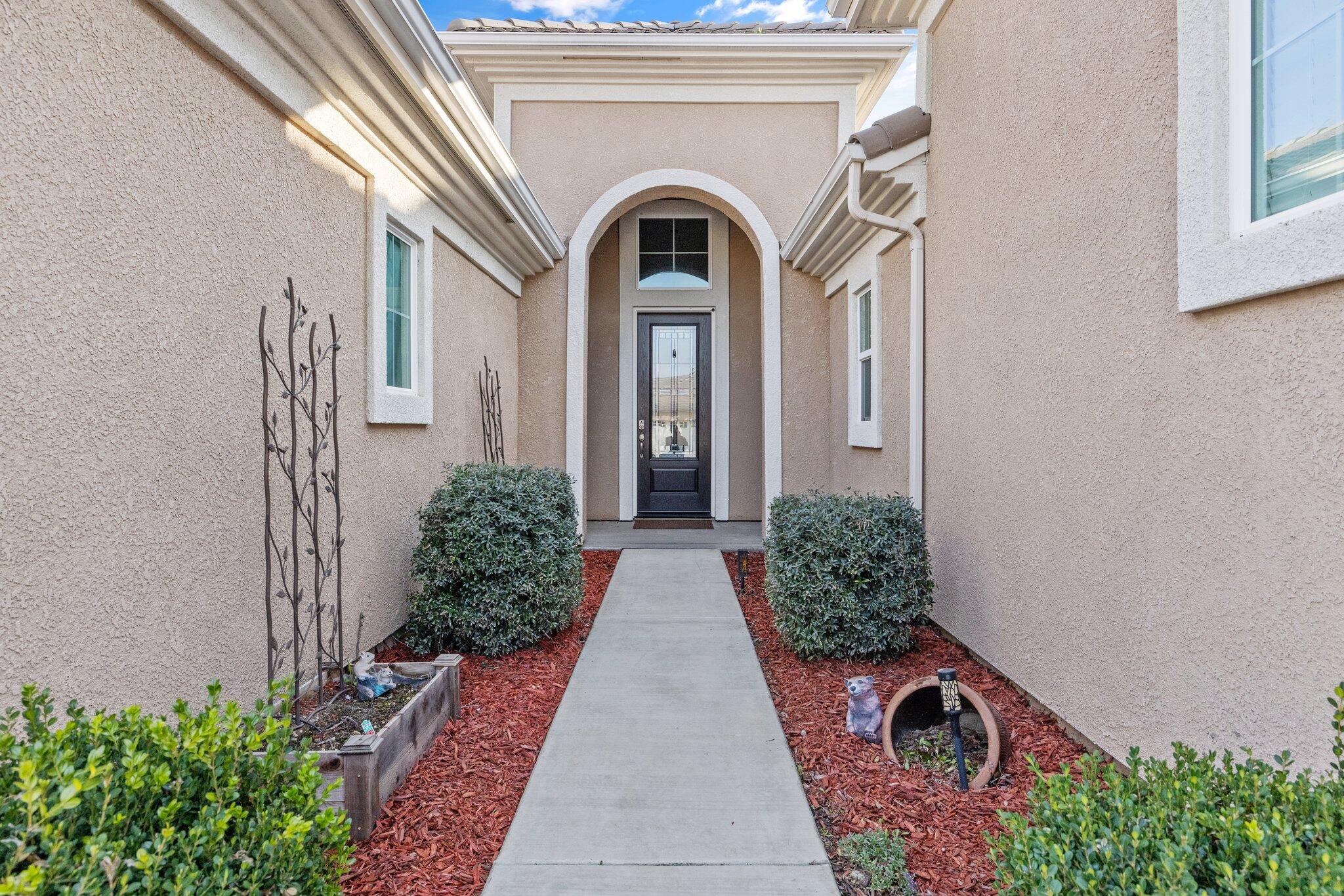 Visalia, California 93291, United States, 4 Bedrooms Bedrooms, ,3 BathroomsBathrooms,Residential,Active,890