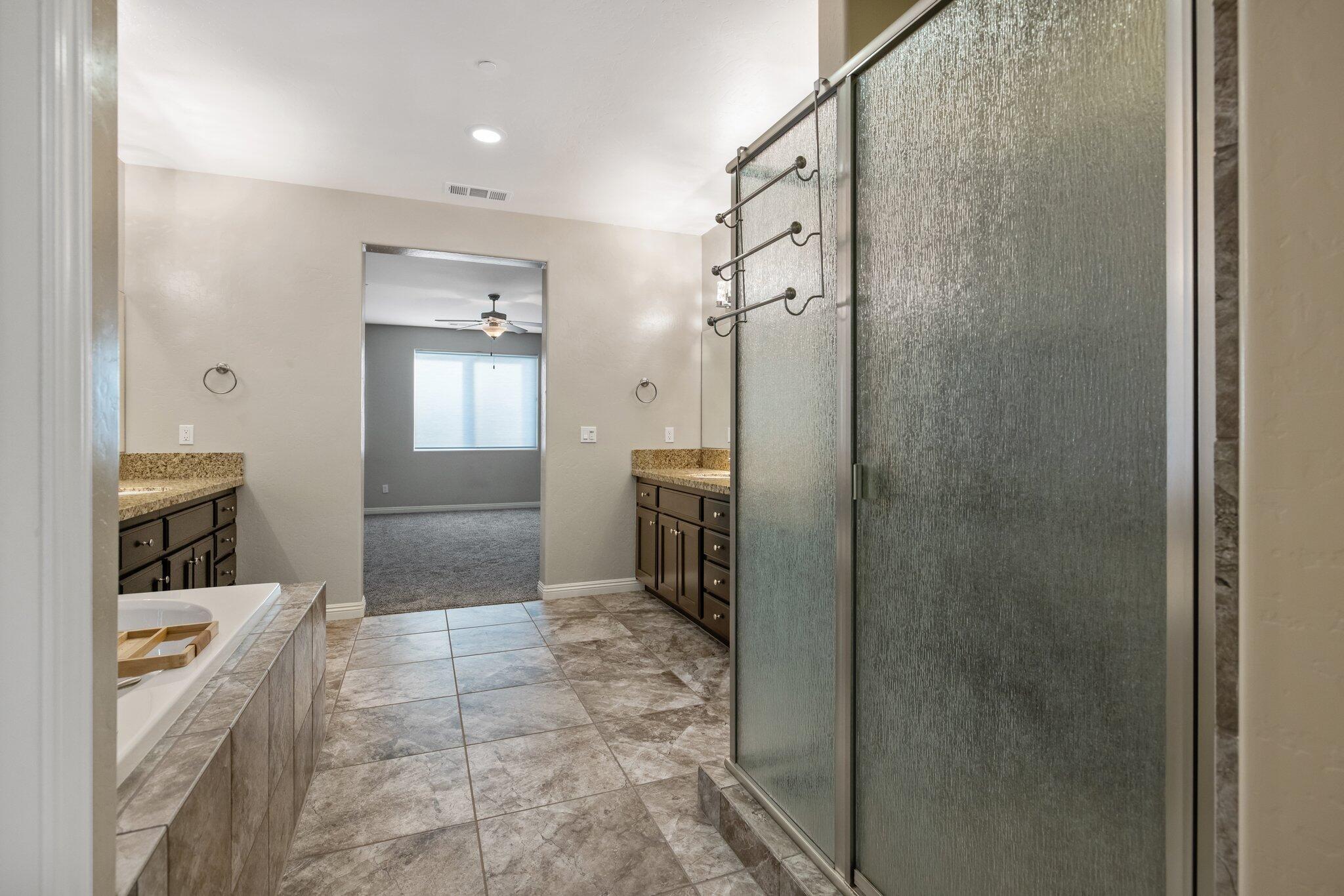 Visalia, California 93291, United States, 4 Bedrooms Bedrooms, ,3 BathroomsBathrooms,Residential,Active,890