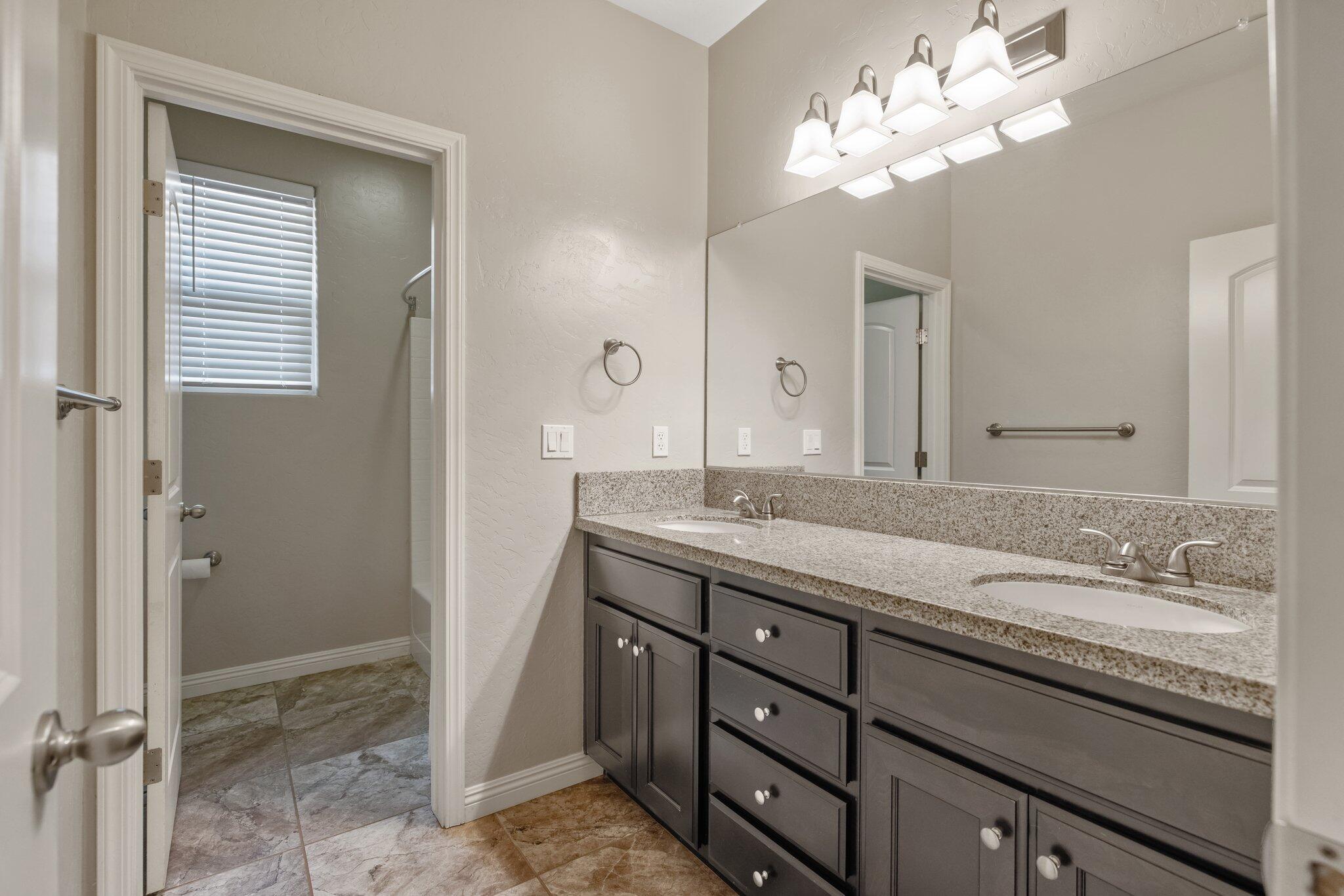 Visalia, California 93291, United States, 4 Bedrooms Bedrooms, ,3 BathroomsBathrooms,Residential,Active,890