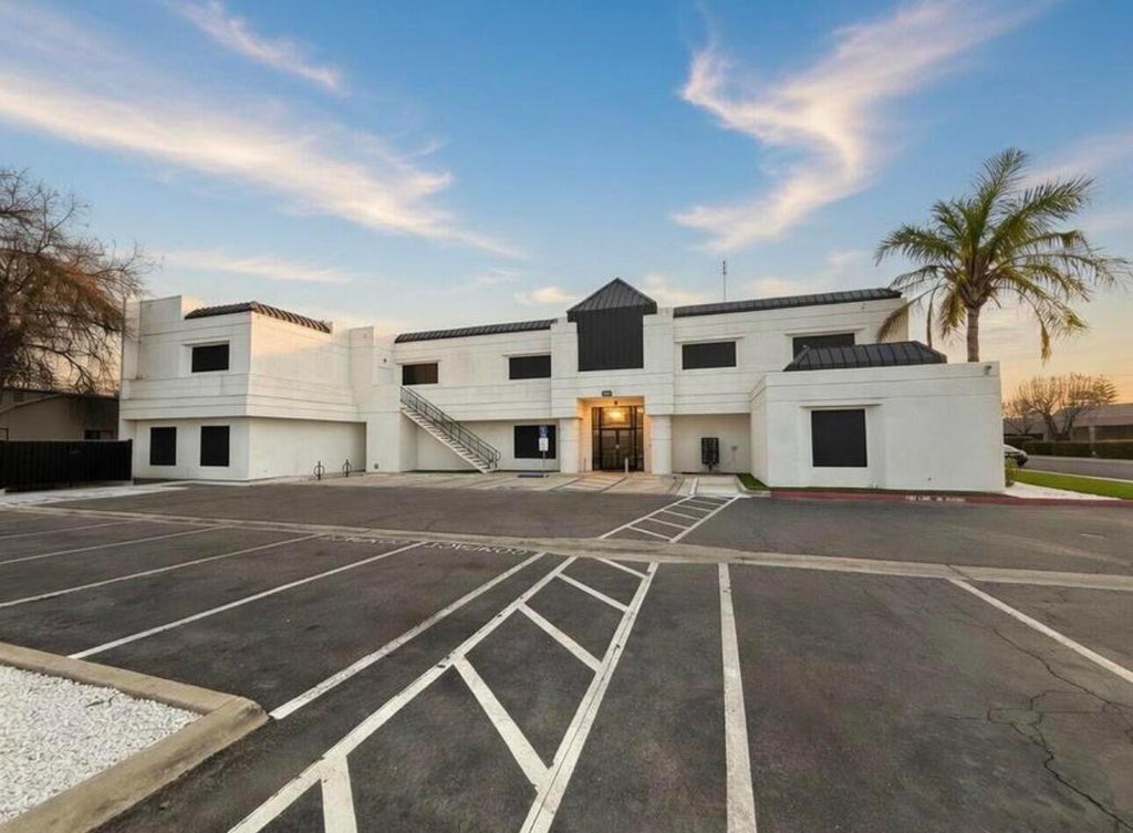 Photo of 2008 W Dorothea Avenue 103 #103, Visalia, CA 93277 (MLS # 243984)