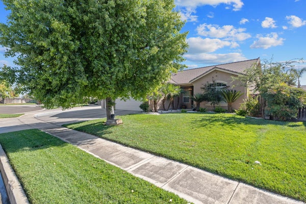 3034 S VIRMARGO CT, VISALIA, CA 93292 - Image ae05d7a6392bbaf7ffdb56cc08e8e00e/817120671