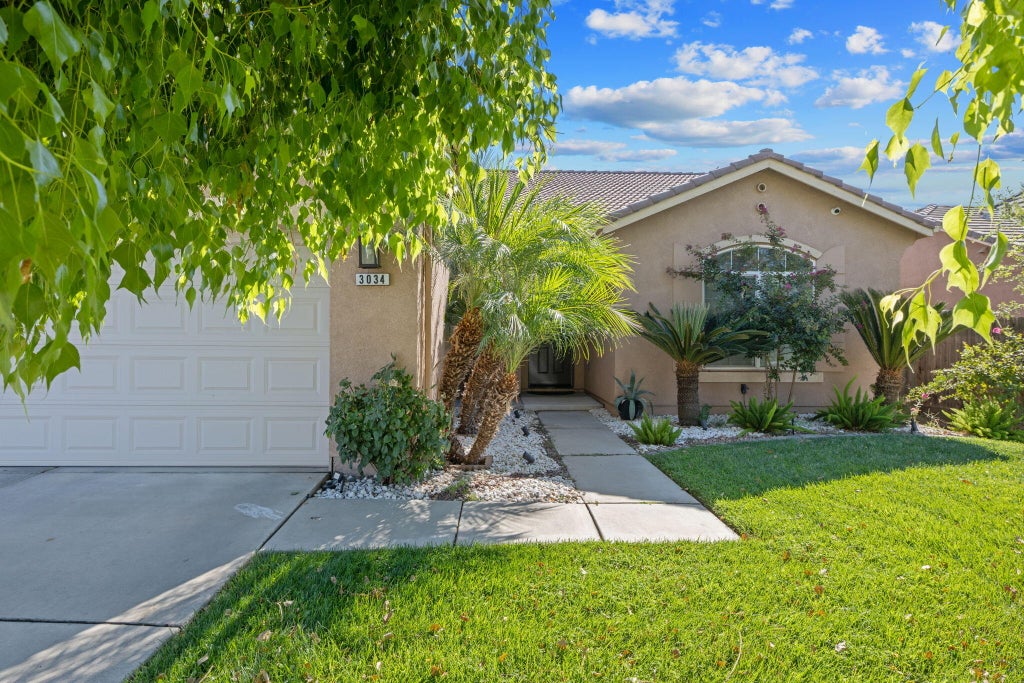 Photo of 3034 S Virmargo Court, Visalia, CA 93292 (MLS # 244131)