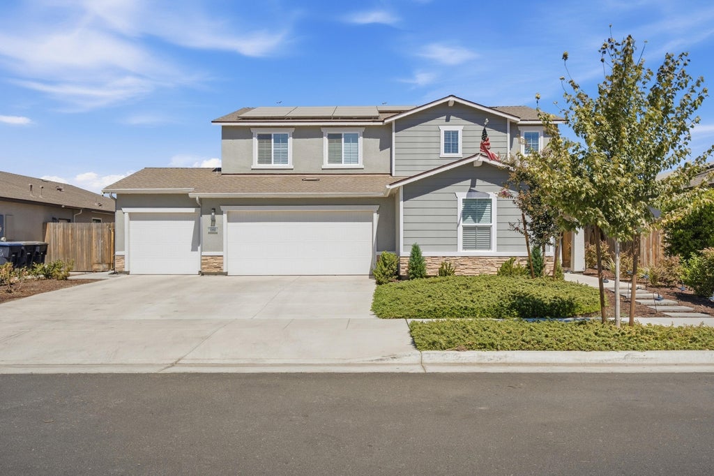 Photo of 1040 E Reese Avenue, Visalia, CA 93292 (MLS # 244067)