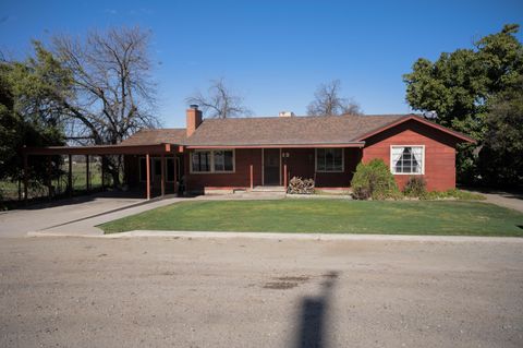 Photo of 534 E Morton Avenue, Porterville, CA 93257 (MLS # 233473)