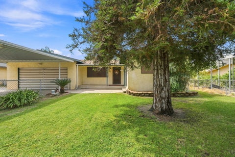 Photo of 861 Halsey Street, Porterville, CA 93257 (MLS # 243791)