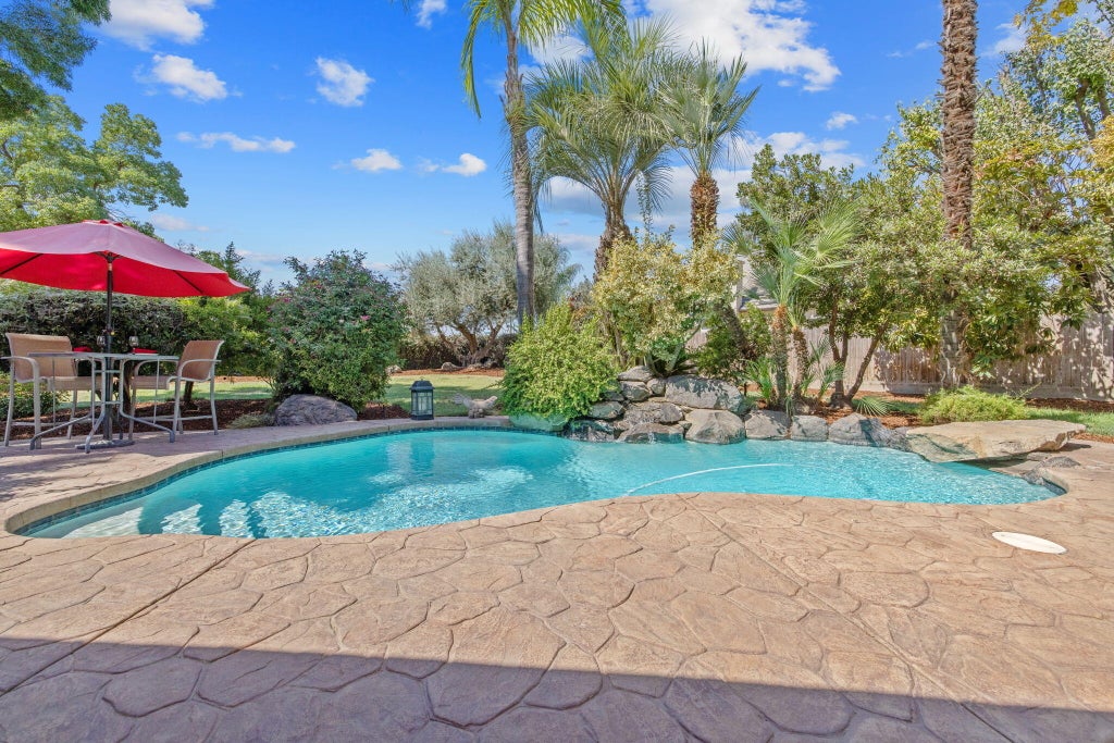 Photo of 6030 W Country Court, Visalia, CA 93277 (MLS # 240140)