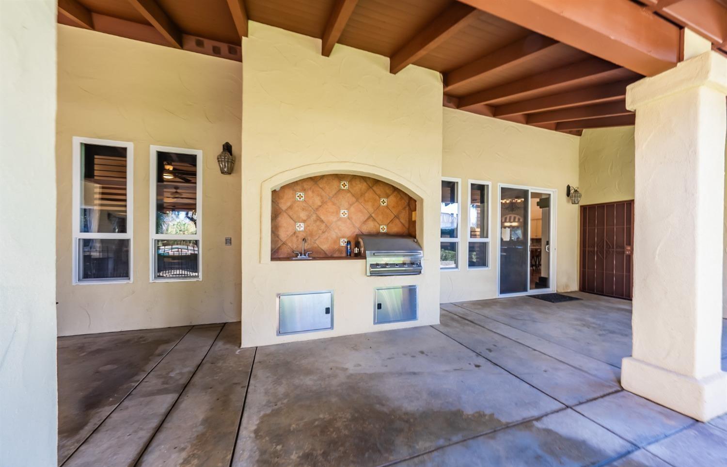 Hanford, California 93230, United States, 5 Bedrooms Bedrooms, ,5 BathroomsBathrooms,Residential,Active,144196