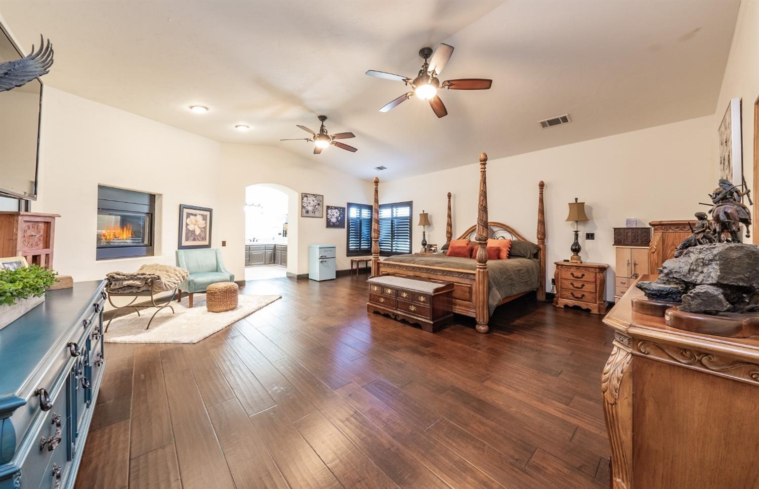 Hanford, California 93230, United States, 5 Bedrooms Bedrooms, ,5 BathroomsBathrooms,Residential,Active,144196