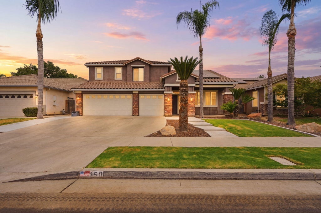 Photo of 150 E Reese Avenue, Visalia, CA 93277 (MLS # 242904)