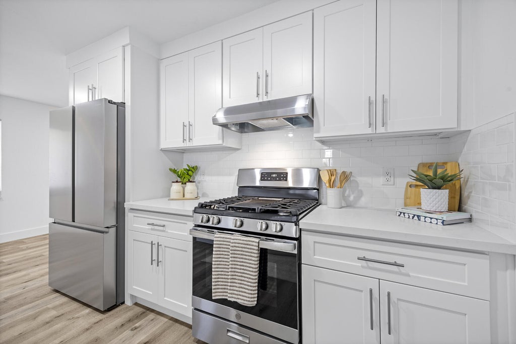 Photo of 1017 N Jacob Street, Visalia, CA 93291 (MLS # 244725)