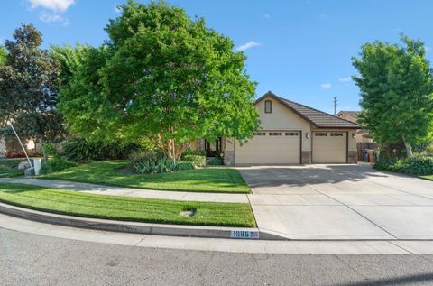 Photo of 1985 Harvard Avenue, Tulare, CA 93274 (MLS # 241105)