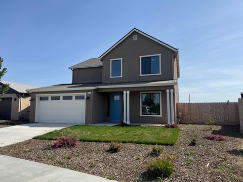 Photo of 941 E Harter Drive, Visalia, CA 93292 (MLS # 239246)