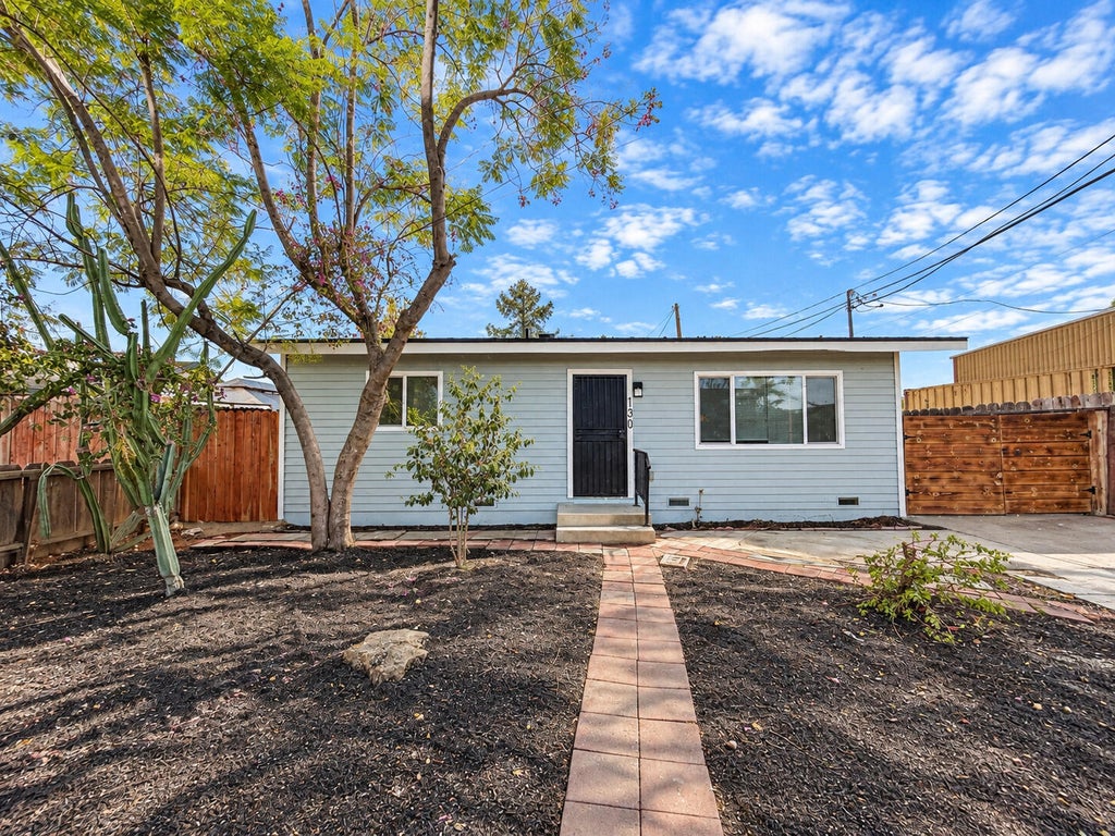 Photo of 130 N Grape Street, Visalia, CA 93291 (MLS # 244062)