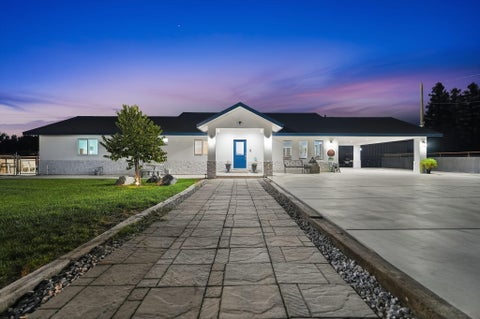 Photo of 1644 W Marinette Avenue, Exeter, CA 93221 (MLS # 244612)