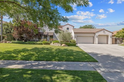 Photo of 4638 W Lark Court, Visalia, CA 93291 (MLS # 236071)
