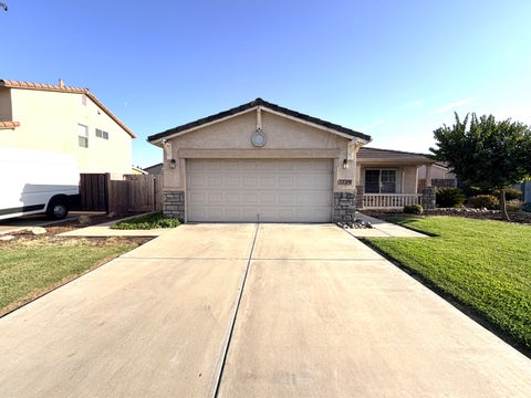 Photo of 1729 E Monte Verde Avenue, Visalia, CA 93292 (MLS # 243645)
