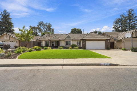 Photo of 5733 W Vassar, Visalia, CA 93277 (MLS # 244613)