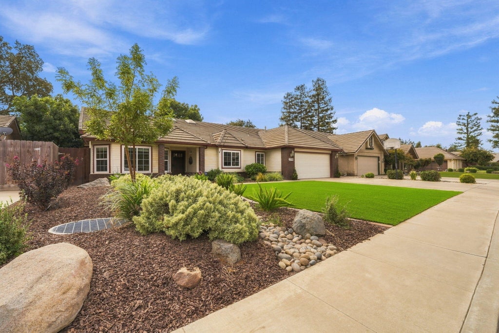 Photo of 5733 W Vassar, Visalia, CA 93277 (MLS # 244613)