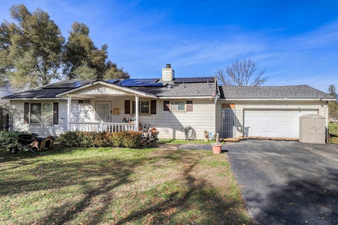 Photo of 41324 Pamela Place, Oakhurst, CA 93644 (MLS # 242349)