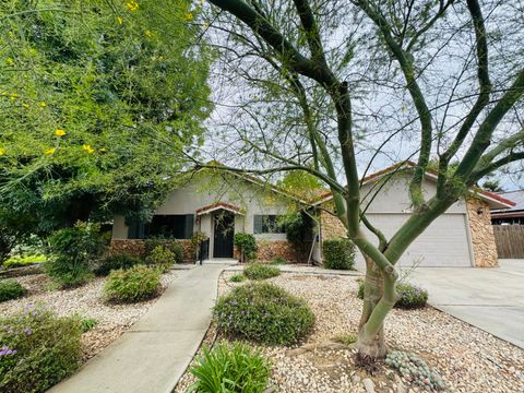 Photo of 816 W Willow Street, Exeter, CA 93221 (MLS # 241496)