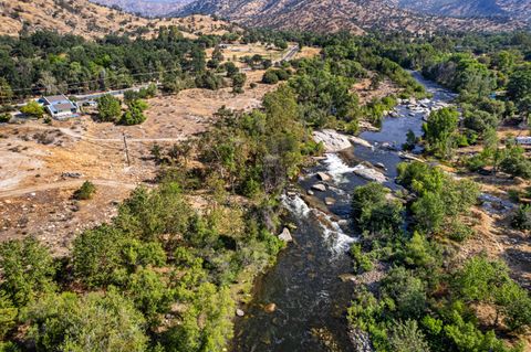 Photo of 42000 N Fork Drive, Three Rivers, CA 93271 (MLS # 223172)