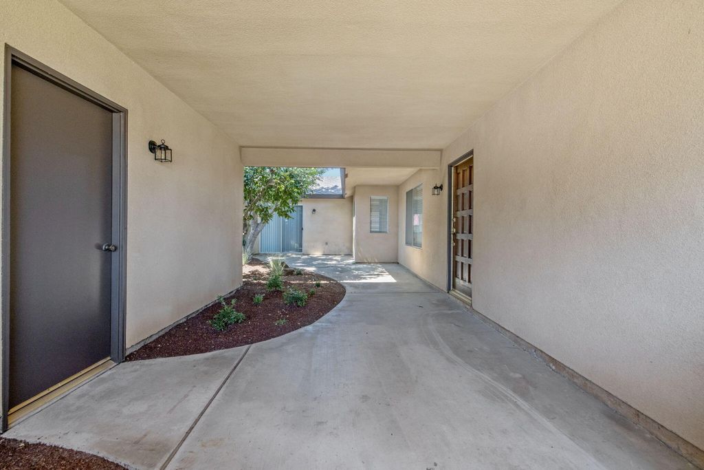 Photo of 2324 E Harvard Court, Visalia, CA 93292 (MLS # 242617)