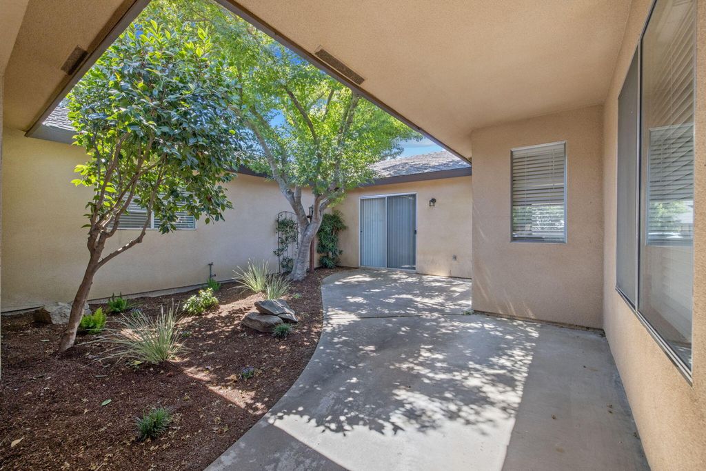 Photo of 2324 E Harvard Court, Visalia, CA 93292 (MLS # 242617)