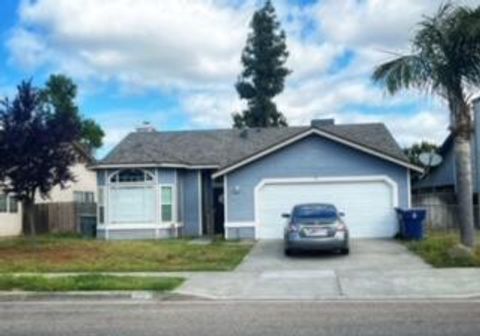 Photo of 432 Old Town Drive, Tulare, CA 93274 (MLS # 240833)