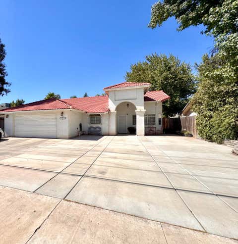 Photo of 1560 Pioneer Avenue, Porterville, CA 93257 (MLS # 243191)