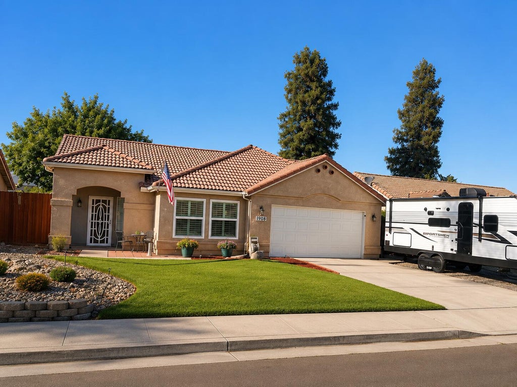 Photo of 1908 E College Avenue, Visalia, CA 93292 (MLS # 243147)