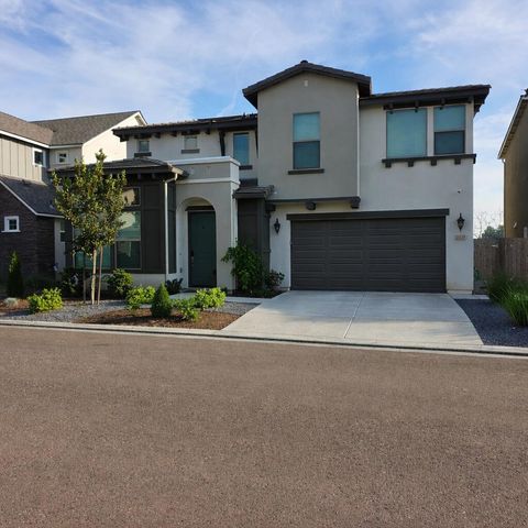 Photo of 3435 W Good Avenue, Visalia, CA 93277 (MLS # 240632)