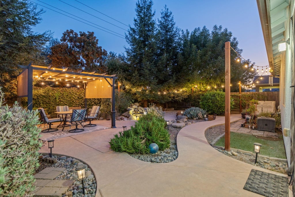 Photo of 3605 W Delta Avenue, Visalia, CA 93291 (MLS # 244437)